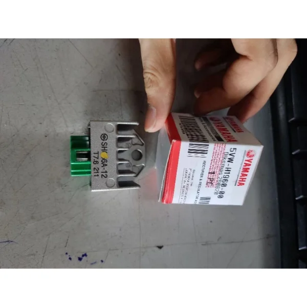 ORIGINAL 100  HONG LEONG LC135 V1 V2 V3 RECTIFIER KATAP REGULATOR FOR SRL110 lagenda  Y125Z y125zr EGO egos sstwo nouvo